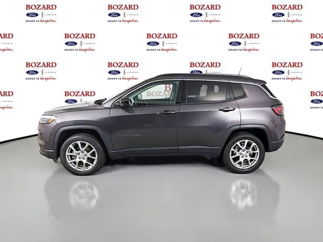 Used 2022 Jeep Compass Latitude w/ Sun and Sound Group AWD/4WD image 5