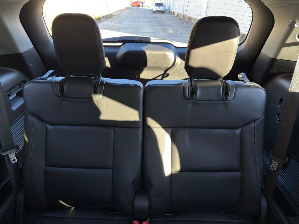 Certified 2022 Ford Explorer XLT w/ Equipment Group 202A image 11