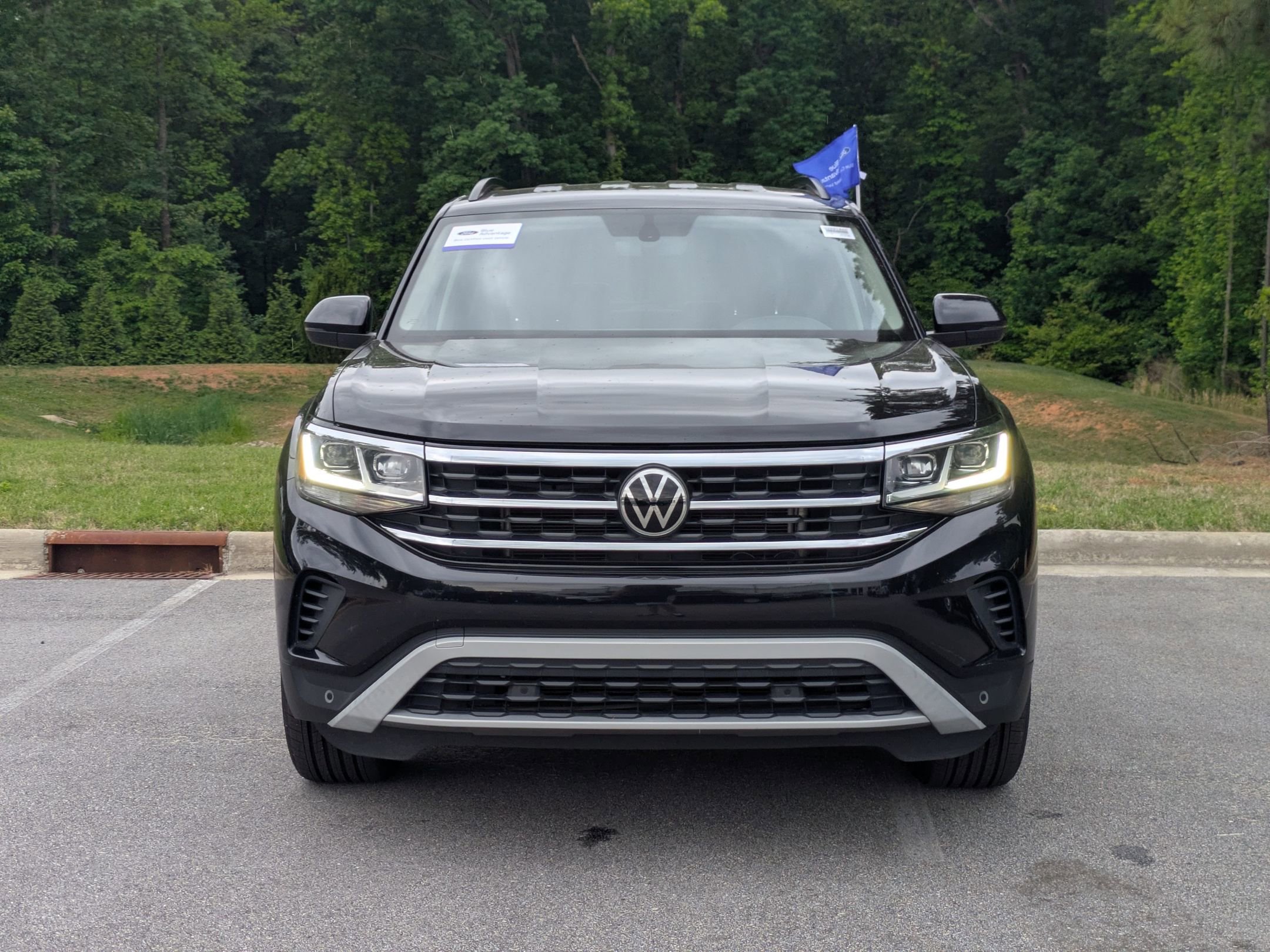 Used 2022 Volkswagen Atlas SE w/ Black Wheel Package FWD image 7