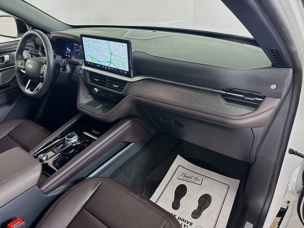 Certified 2025 Ford Explorer Platinum w/ Ultimate Package image 32
