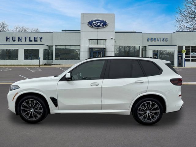 Used 2025 BMW X5 xDrive40i w/ M Sport Package AWD/4WD image 6