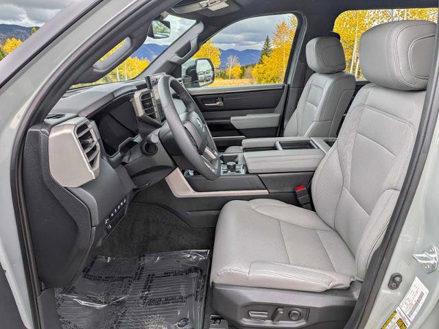 Used 2025 Toyota Tundra Limited AWD/4WD image 14