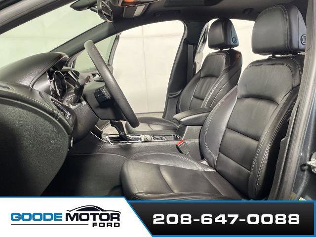 Used 2017 Chevrolet Cruze Premier image 11