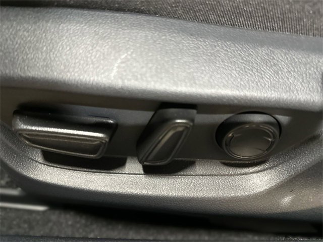 Used 2025 Toyota Camry LE image 13