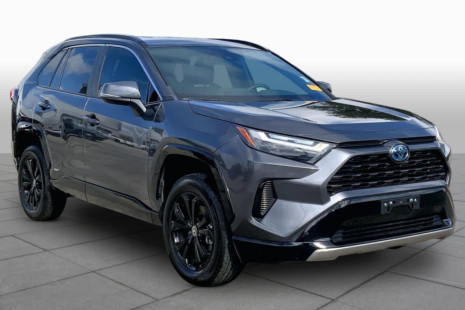 Used 2023 Toyota RAV4 SE AWD/4WD image 3