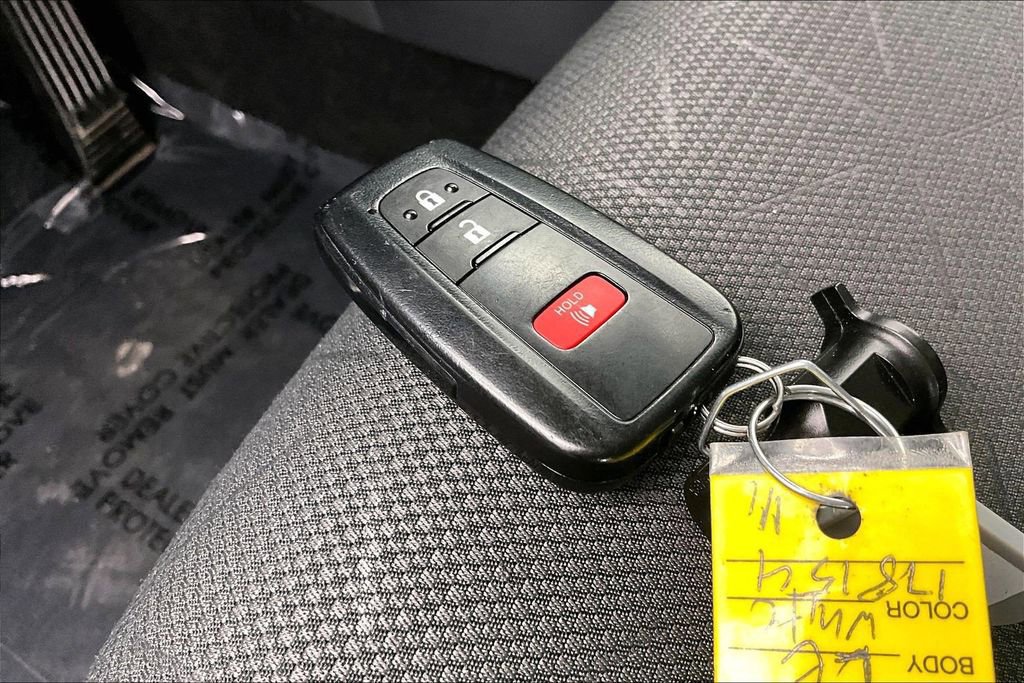 Used 2025 Toyota RAV4 XLE AWD/4WD image 13