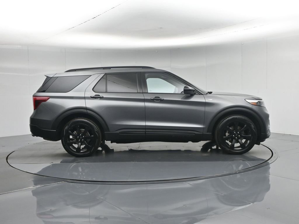 Certified 2023 Ford Explorer ST-Line w/ Class IV Trailer Tow Package RWD image 32