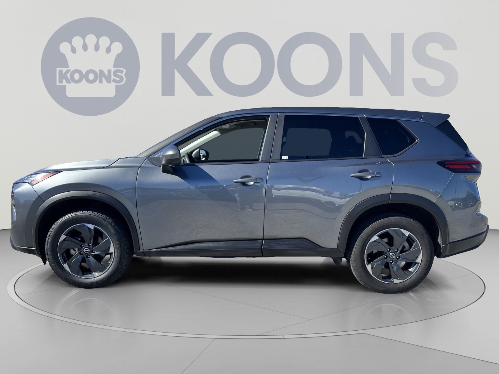 Used 2024 Nissan Rogue SV AWD/4WD image 2