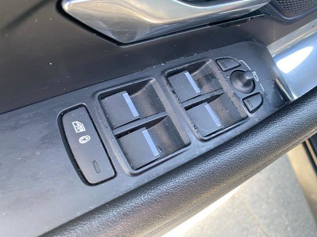 Used 2019 Jaguar E-PACE S AWD/4WD image 13