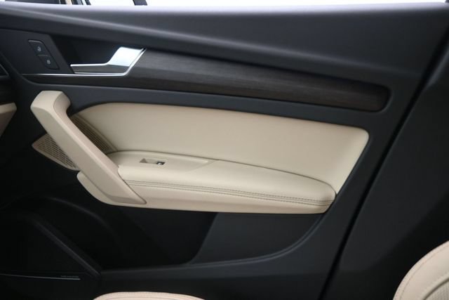 Used 2025 Audi Q5 Premium Plus w/ Premium Plus Package AWD/4WD image 18
