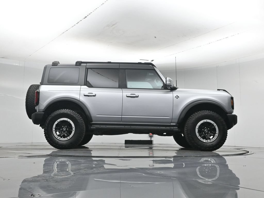 Certified 2023 Ford Bronco Outer Banks w/ Sasquatch Package AWD/4WD image 8