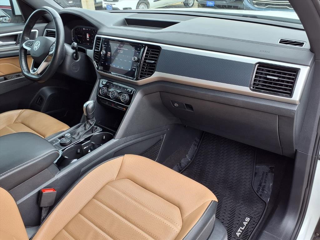 Used 2022 Volkswagen Atlas Cross Sport SEL Premium R-Line w/ Cross Sport MDO Package image 28