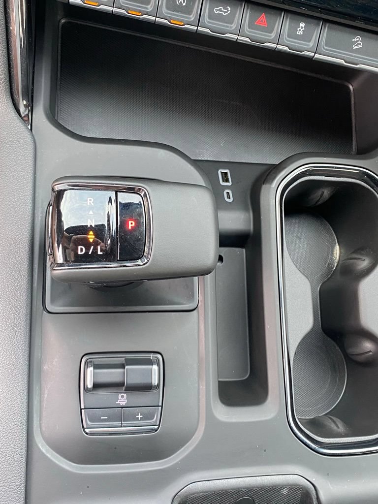 Used 2025 GMC Sierra 1500 AT4 w/ AT4 Premium Package AWD/4WD image 19
