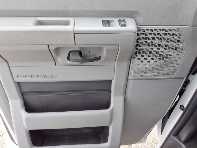 Certified 2022 Ford E-350 and Econoline 350 Super Duty RWD image 16