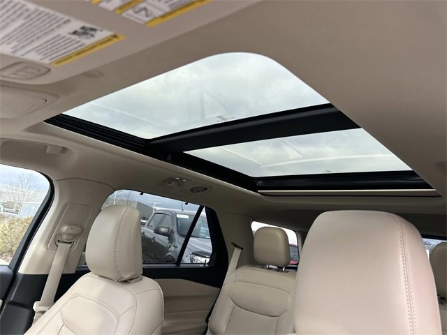 Certified 2022 Ford Explorer Limited w/ Limited Technology Package image 34