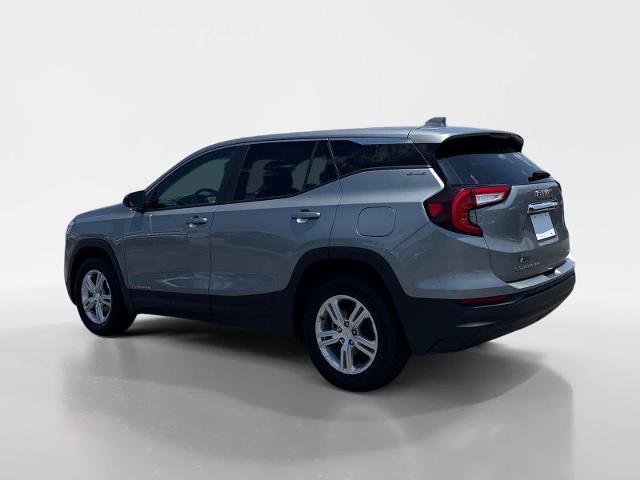 Used 2024 GMC Terrain SLE AWD/4WD image 3