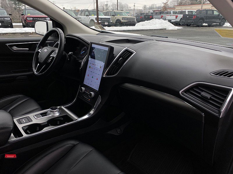 Certified 2022 Ford Edge Titanium w/ Cargo Accessory Package image 27