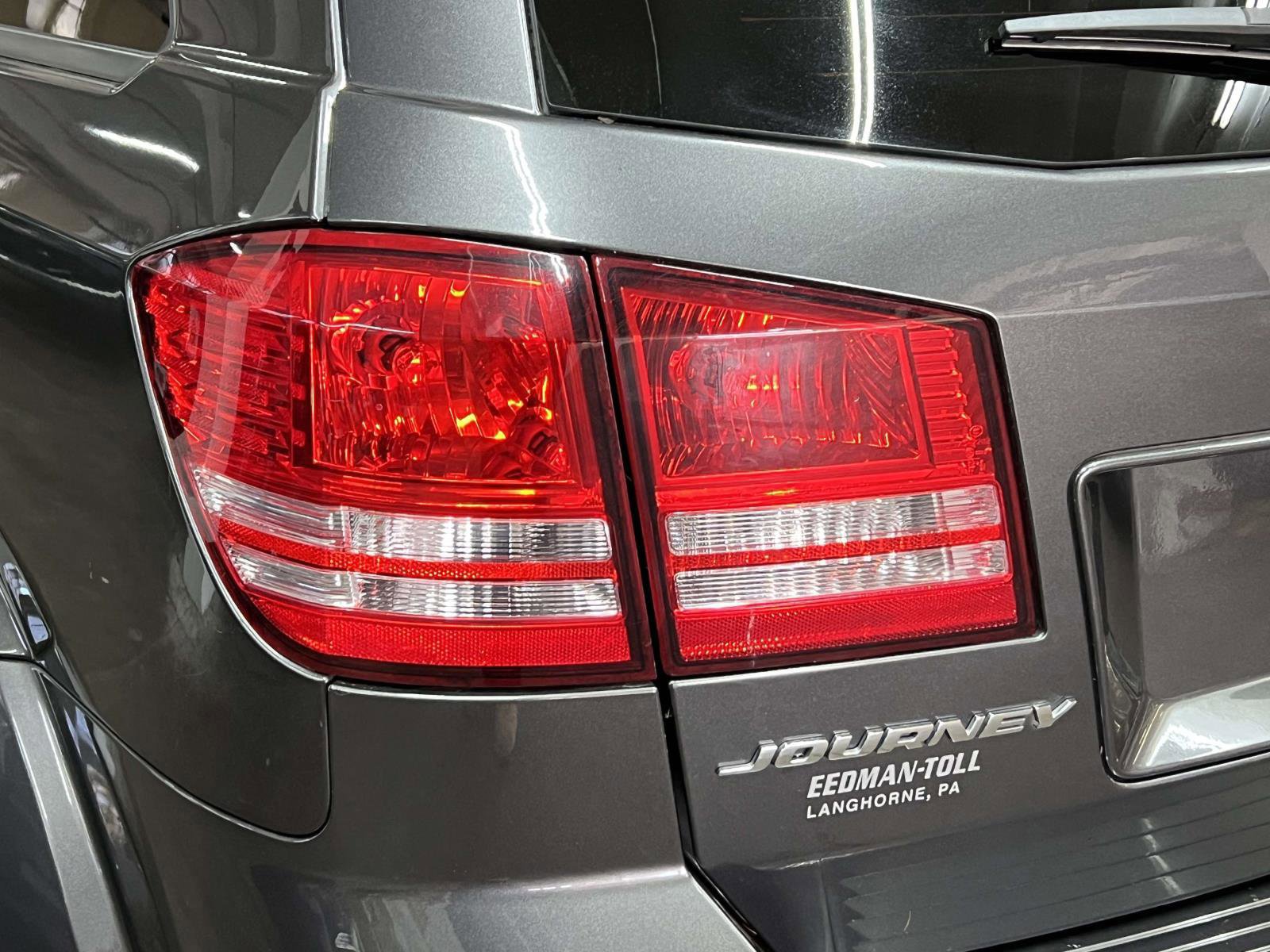 Used 2017 Dodge Journey SE image 9