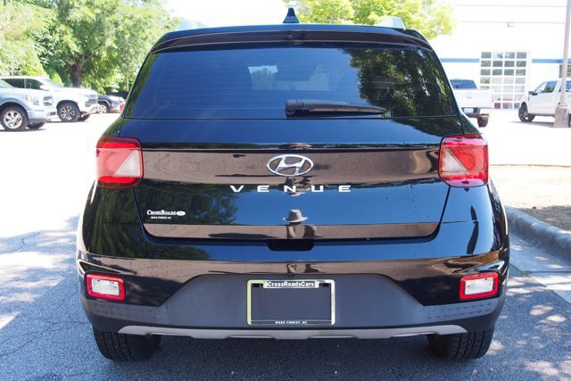 Used 2022 Hyundai Venue SEL w/ Cargo Package FWD image 6