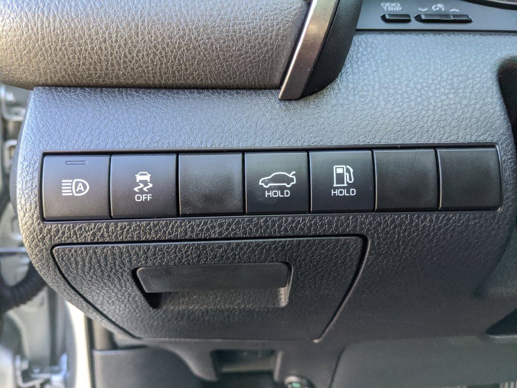 Used 2021 Toyota Camry SE w/ Blackout Package (TMS) FWD image 13