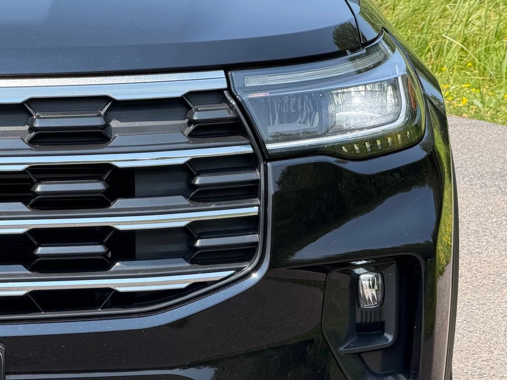 Certified 2025 Ford Explorer Active w/ Active Comfort Package AWD/4WD image 2