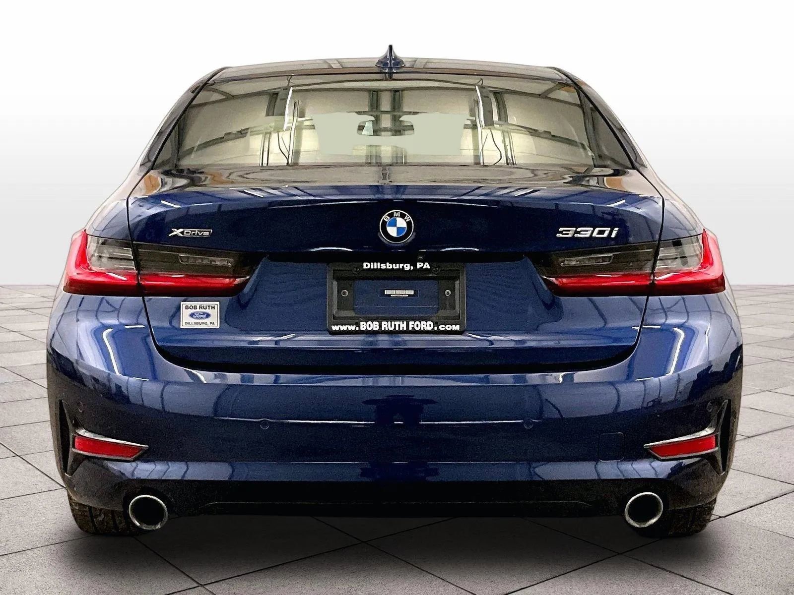 Used 2019 BMW 330i xDrive Sedan w/ Driving Assistance Package image 4