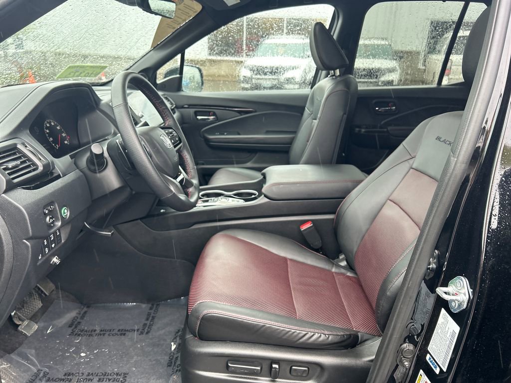 Used 2025 Honda Ridgeline Black Edition image 6
