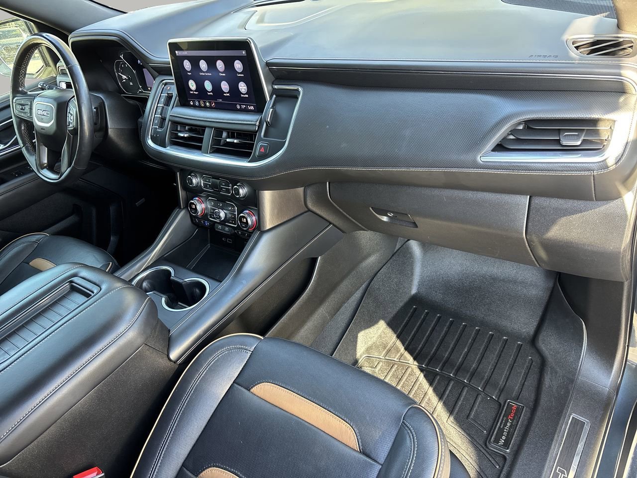 Used 2021 GMC Yukon XL AT4 w/ Technology Package image 17