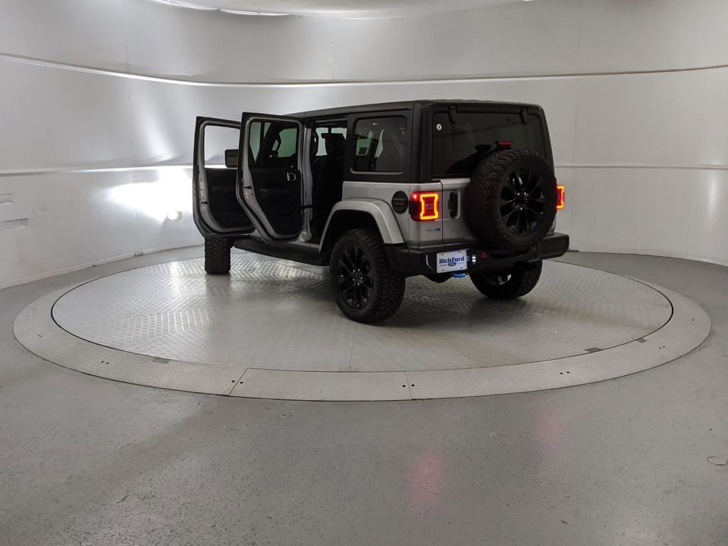 Used 2023 Jeep Wrangler Unlimited Sahara image 10
