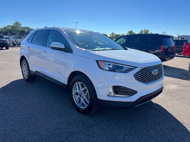 Certified 2024 Ford Edge SEL w/ Convenience Package AWD/4WD image 3