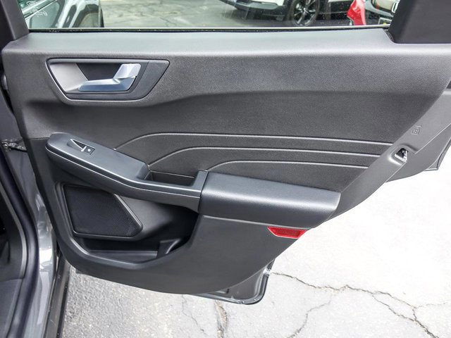 Certified 2025 Ford Escape Platinum image 29