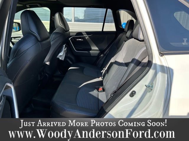 Used 2022 Toyota RAV4 XSE AWD/4WD image 17