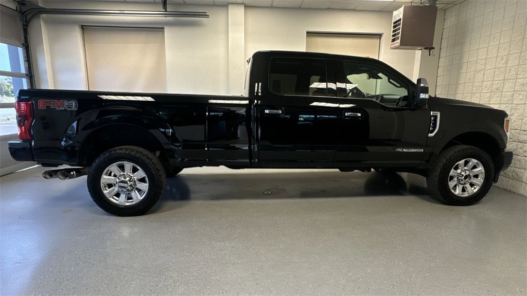 Certified 2017 Ford F350 Platinum w/ Platinum Ultimate Package image 3