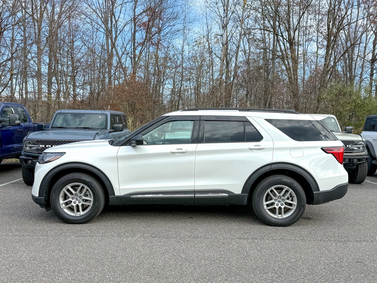 Certified 2025 Ford Explorer Active image 6