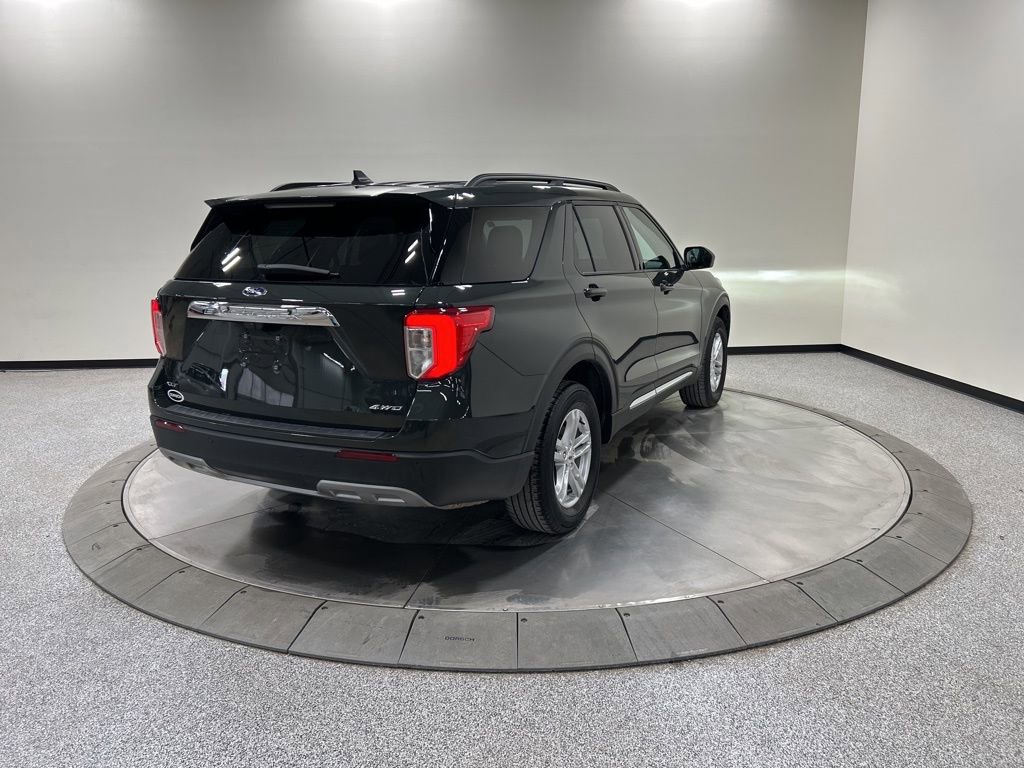 Certified 2023 Ford Explorer XLT w/ Equipment Group 202A AWD/4WD image 7