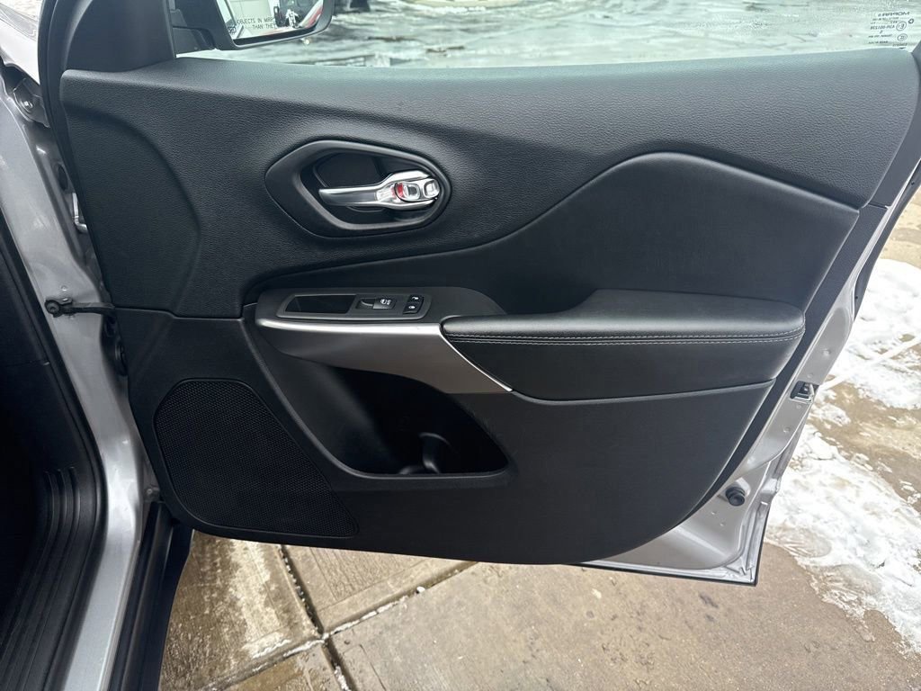 Used 2021 Jeep Cherokee Latitude Lux image 44