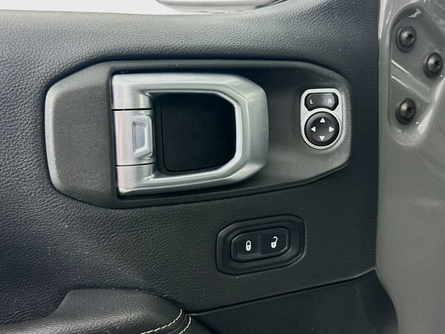Used 2021 Jeep Wrangler Unlimited Sahara w/ Cold Weather Group AWD/4WD image 18
