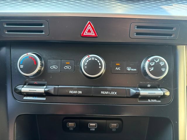 Used 2023 Kia Carnival LX FWD image 37