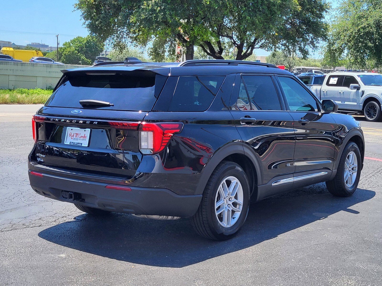 Certified 2025 Ford Explorer Active RWD image 4