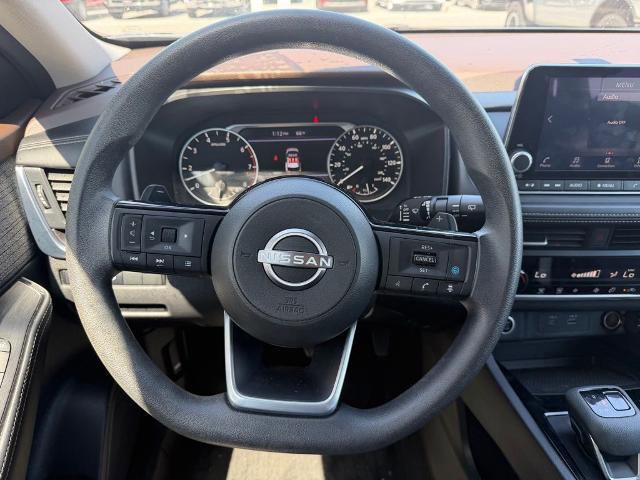 Used 2023 Nissan Rogue SV AWD/4WD image 15