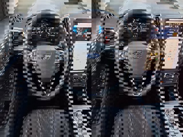 Certified 2023 Ford Edge Titanium image 9