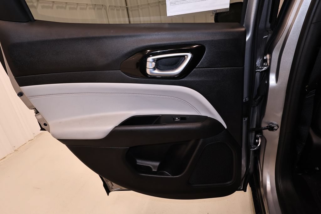 Used 2023 Jeep Compass Limited AWD/4WD image 15