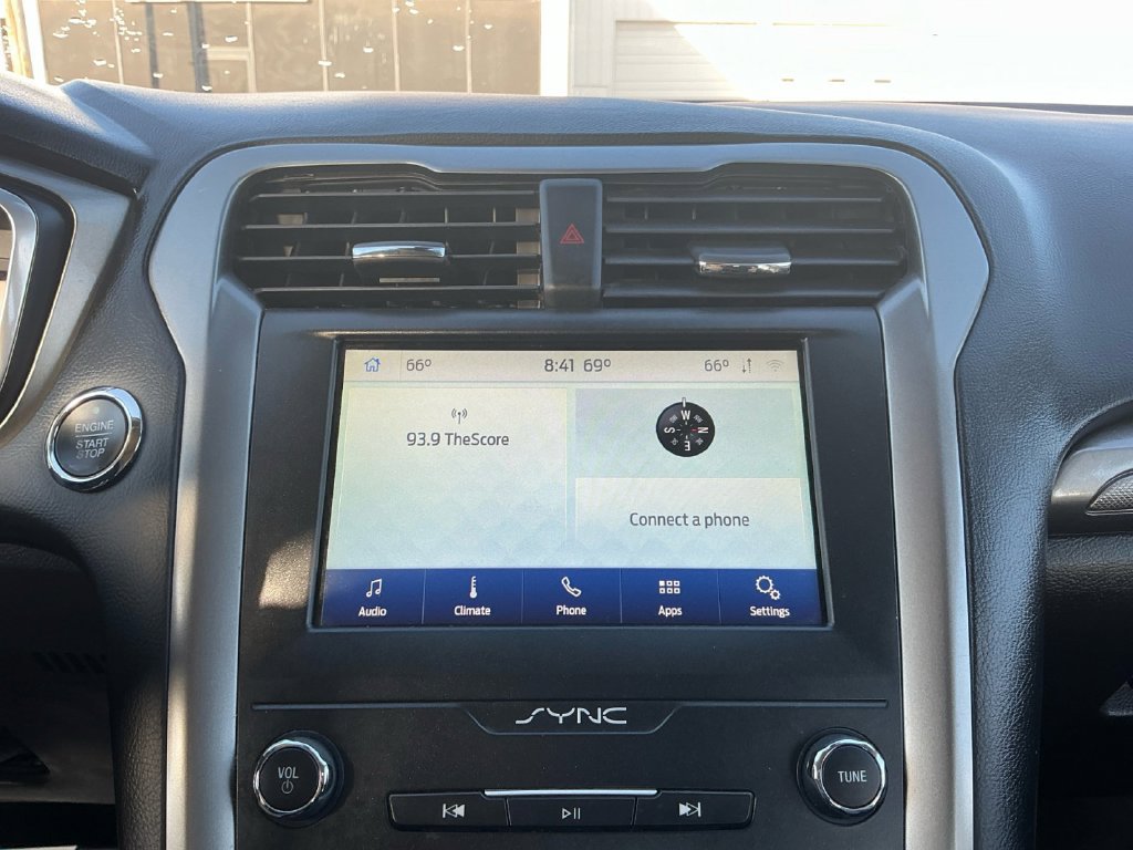 Certified 2020 Ford Fusion SE FWD image 26