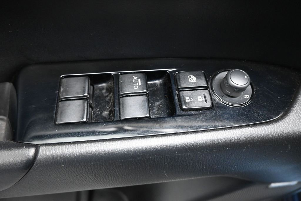 Used 2017 MAZDA CX-5 Touring w/ Preferred Equipment Package FWD image 11