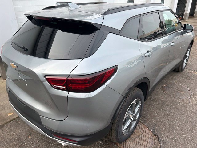 Used 2024 Chevrolet Blazer LT w/ Convenience Package FWD image 5