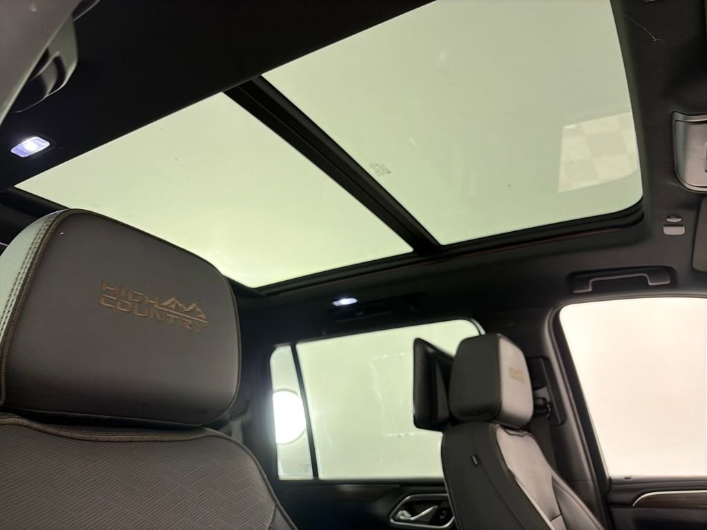 Used 2021 Chevrolet Suburban High Country image 35