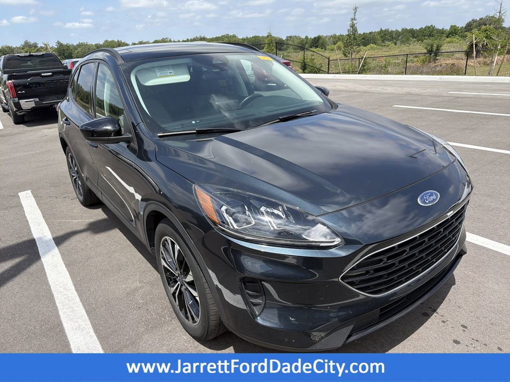 Certified 2022 Ford Escape SE w/ SE Sport Appearance Package