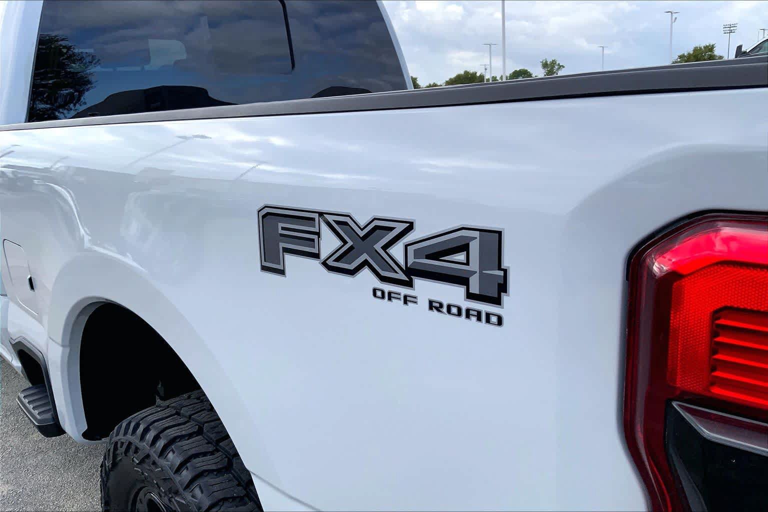 Certified 2026 Ford F250 XLT w/ XLT Premium Package AWD/4WD image 10