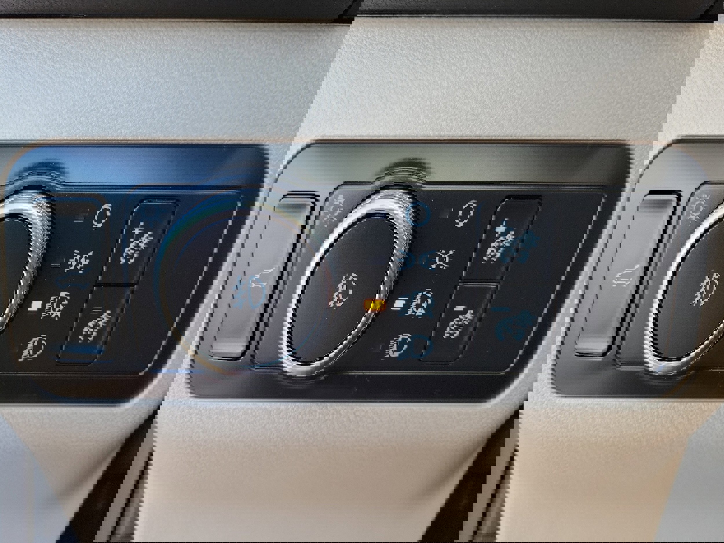 Certified 2020 Ford Escape SEL image 23