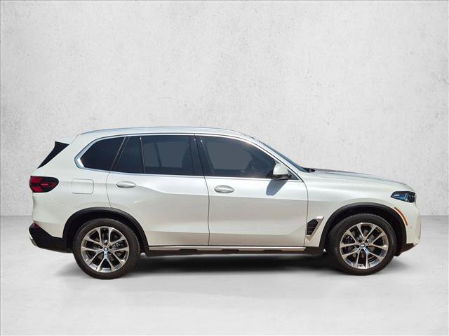 Used 2025 BMW X5 xDrive40i w/ Premium Package AWD/4WD image 4